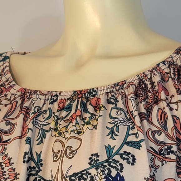 Boho Style Mini dress with crocheted sleeve - Picture 14 of 16